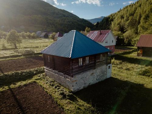 Exterior view, Stara brvnara Lubnice in Dolovi Lalevića