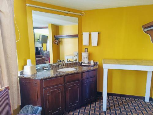 Hotel O Victorian Inn Athens TX - 편의 시설/서비스