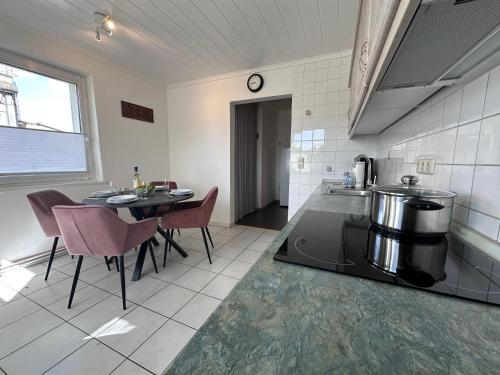 virtuve, Eickhof Ferienhaus 200qm - Ferienhof Günter - bis 8 Personen - familienfreundlich (Eickhof Ferienhaus 200qm - Ferienhof Gunter - bis 8 Personen - familienfreundlich) in Rühn