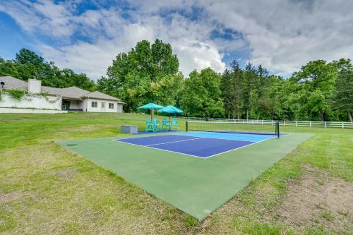 Pool, Hot Tub and Pickleball Court Lake Ozarks Home, Camdenton (zdjęcie 2)