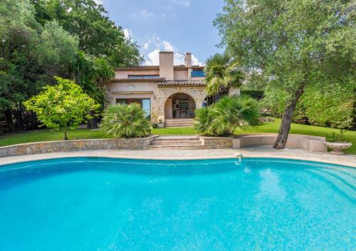 Villa provençale calme avec piscine chauffée 6 ch gîte à louer Le Collet