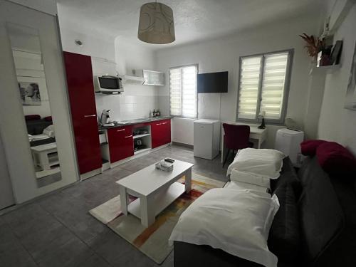 Studio 2 personnes dans le célèbre quartier des chartreux - Location saisonnière - Marseille
