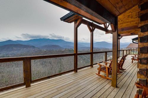 Misty Mountain Memories by Venture Smoky Mountains