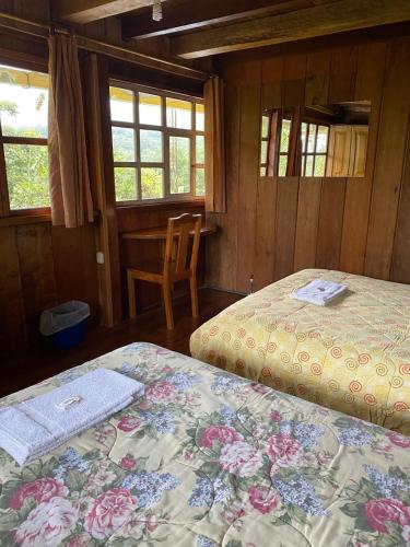 Hda San Vicente Yellow House Trails & Lodge in 明多