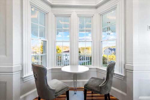 Topside Inn - image 5