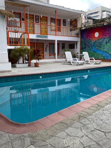 Standard Queen Room image 10