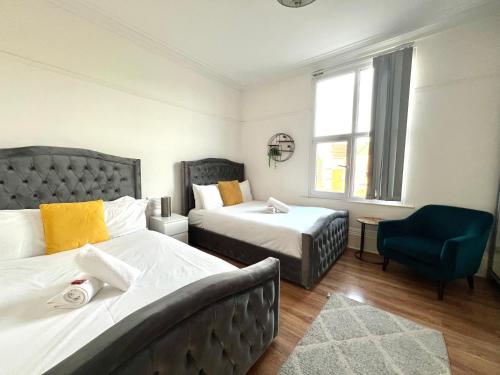 Flatzy - Huge 7 Bed House Close to Football Stadiums gîte à louer Knotty Ash