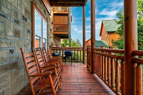 Mountain Paradise Lodge by Venture Smoky Mountains - image 5