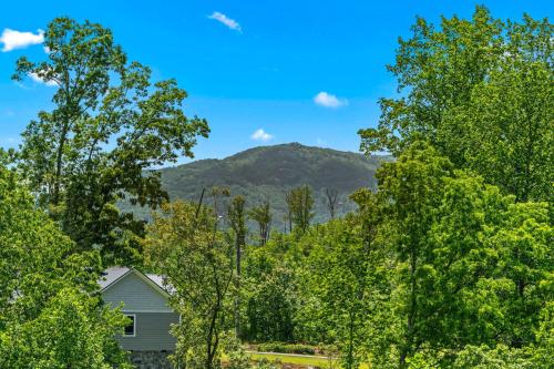 Mountain Splendor by Venture Smoky Mountains - image 10