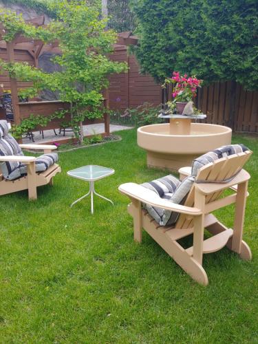 3 Bedrooms 3 beds near metro -2 Parking Free in Saint-Laurent