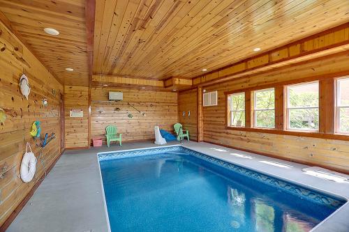 Mountain Top Dreaming by Venture Smoky Mountains, Sevierville