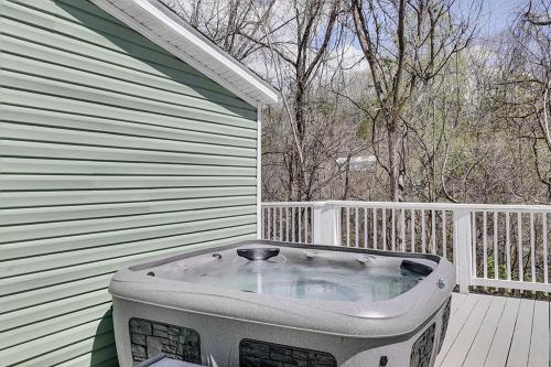 Smokey Mountain Hideaway by Venture Smoky Mountains in Pleasant Hill
