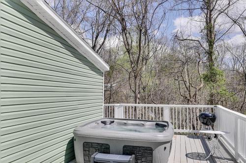 Smokey Mountain Hideaway by Venture Smoky Mountains in Pleasant Hill