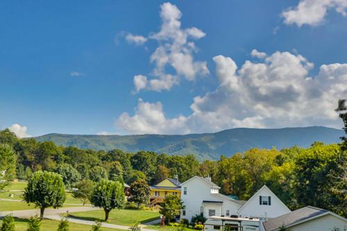 Smoky Mountain Chalet & Lodge by Venture Smoky Mountains