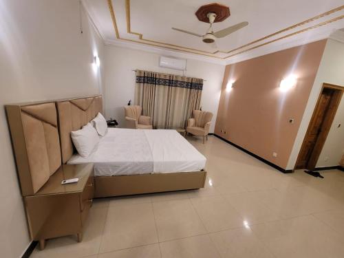 Clifton Royal Family Guest House - image 13