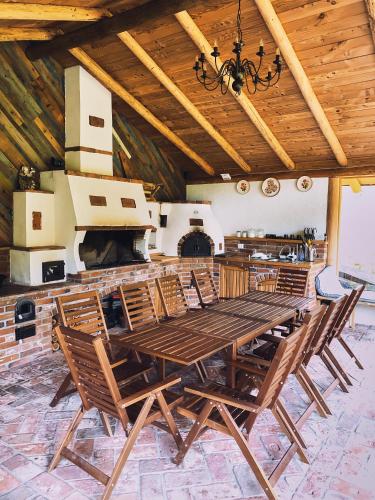 Iekārtas, Timber Charm Chalet in Rau Saduluja