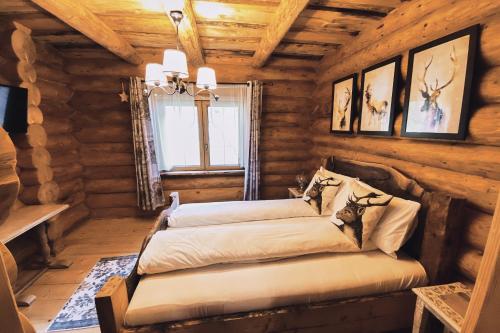 Timber Charm Chalet in Rau Saduluja