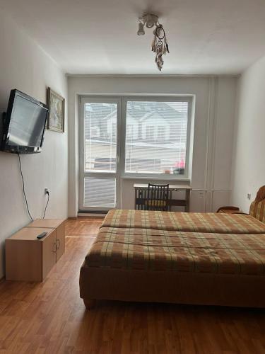 Your Home 18 in 灶爾