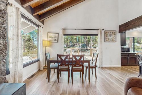 The Bunk and Birch Retreat in Tahoe Valley