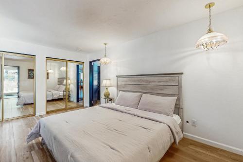 The Bunk and Birch Retreat in Tahoe Valley