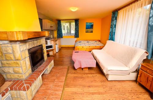 1 king bed, 1 twin bed, 1 sofa bed