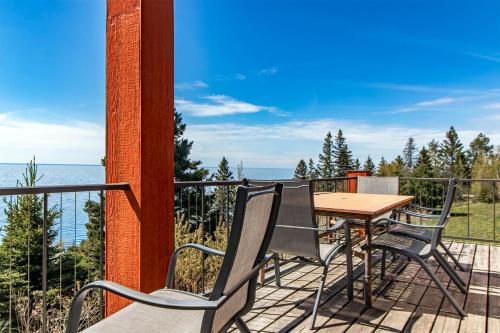 Incredible Views w Garage on Lake and bike trail - image 7