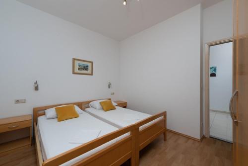 Apartment in Duce with sea view, terrace, air conditioning, WiFi 3423-1, Duće (foto 8)