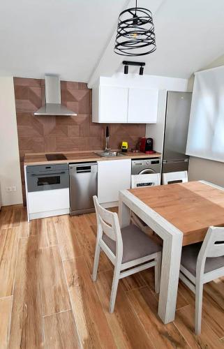 廚房, Apartamento La Monina CUEVAS DEL VALLE in 巴耶庫耶巴斯