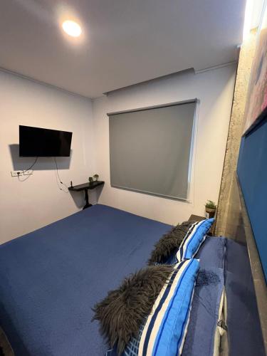 One-Bedroom Apartment image 5