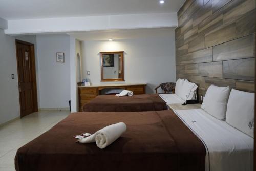 Quadruple Room image 9