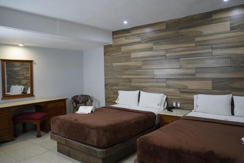 Quadruple Room image 2