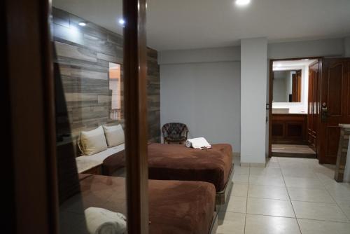 Quadruple Room image 7