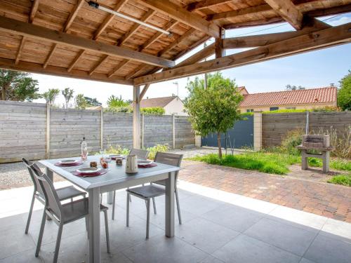Holiday Home L'Effet Mer by Interhome in La Bernerie-En-Retz