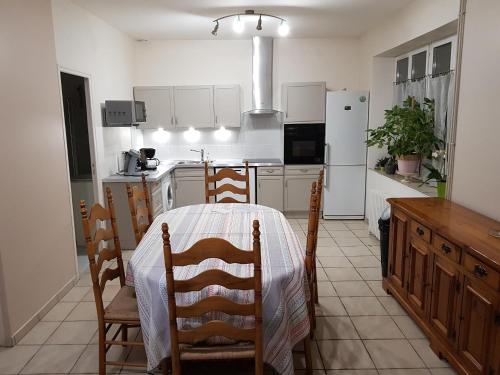 Appartement Lorcy 3 pièces 5 personnes - FR-1-590-194 - main image