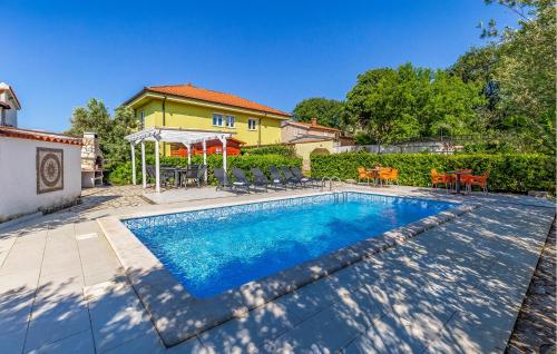 1 Bedroom Gorgeous Apartment In Medulin