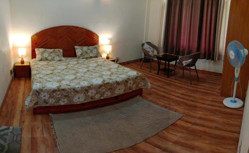 Quaint stays - By the river beas in พราน