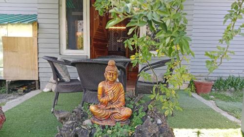 Quaint stays - By the river beas in พราน