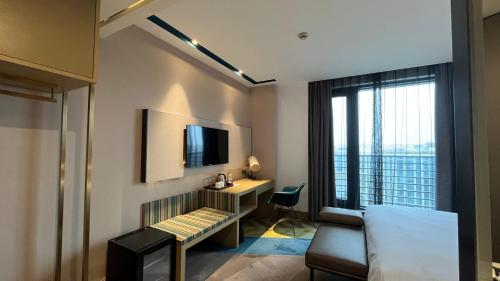 room detail thumbnail 1