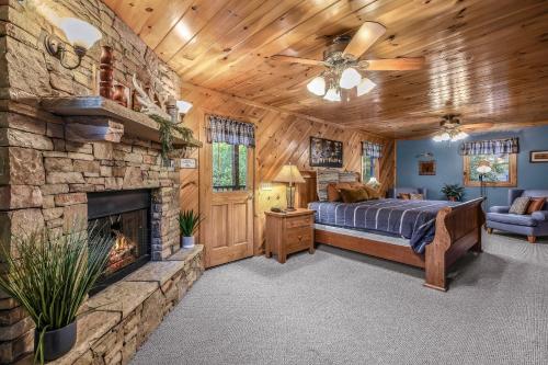 The Ranch Cabin in Great Smoky Mountain in Pigeon Forge Suburbs