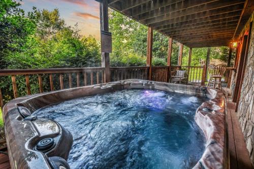 The Ranch Cabin in Great Smoky Mountain in Pigeon Forge Suburbs