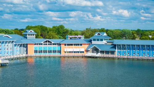 Cedar Point, Kalahari, Sports Force, Hot tub, Fire pit, EV, Pets, Beach, Fireplace, Park in Huron