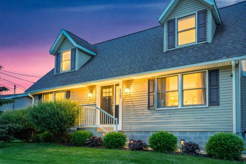 Cedar Point, Kalahari, Sports Force, Hot tub, Fire pit, EV, Pets, Beach, Fireplace, Park in Huron