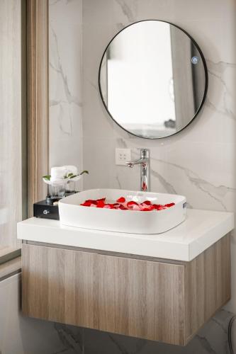 Deluxe Double Room with Sea View image 10