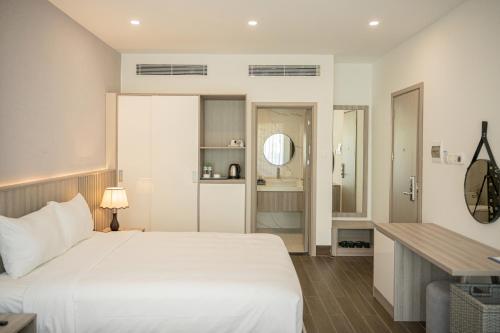 Twin Room with Garden View image 4