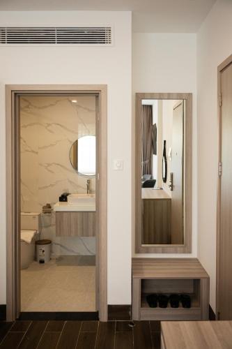Twin Room with Garden View image 2