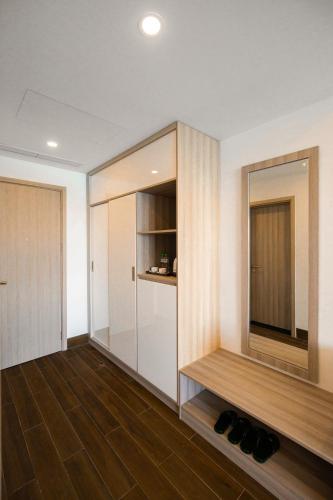 Deluxe Double Room with Sea View image 2