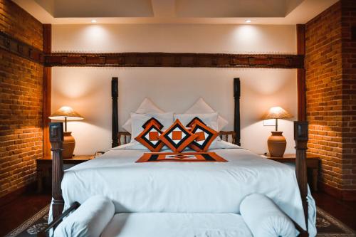 1 queen bed, 1 sofa bed