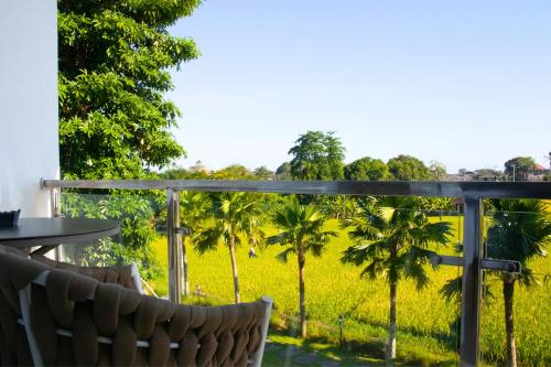 Deluxe Double Room with Balcony image 1