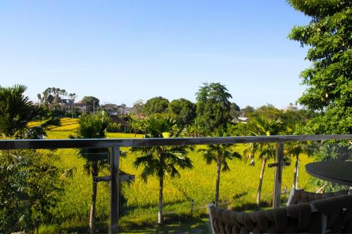 Deluxe Double Room with Balcony image 2