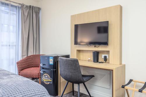 Highrise studio apartment w/ AC, Pool & Gym in Auckland CBD, Окленд (фото 8)